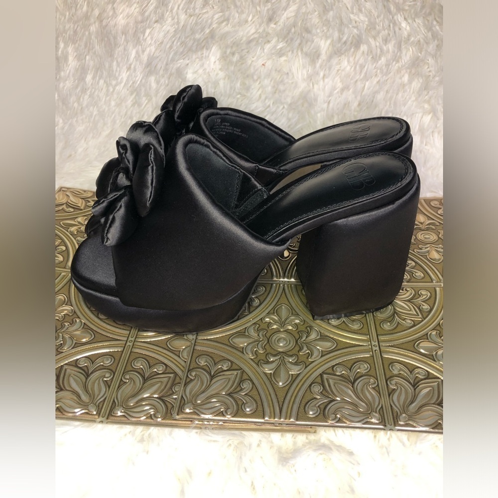 Gianni Bini Black Satin Floral Platform Shoes size 7.5 NWOT - Picture 9 of 16